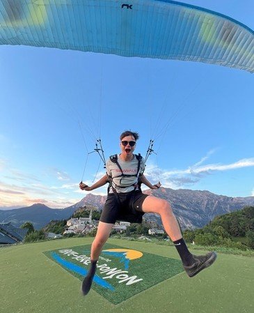 Le Mérite communal 2024 est attribué à Hippolyte Melo, recordman du monde et d'Europe junior de vol en parapente